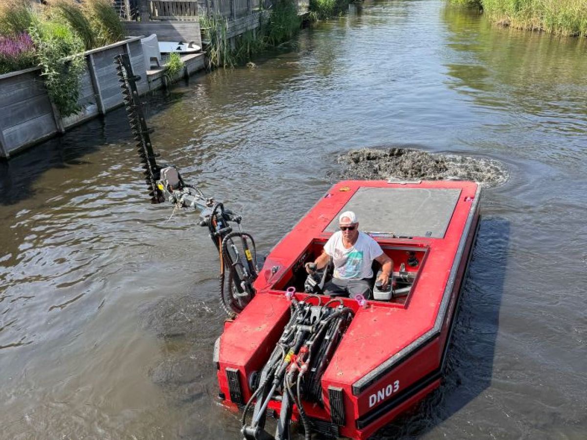 Onze nieuwe DN03: emissieloos maaien op het water